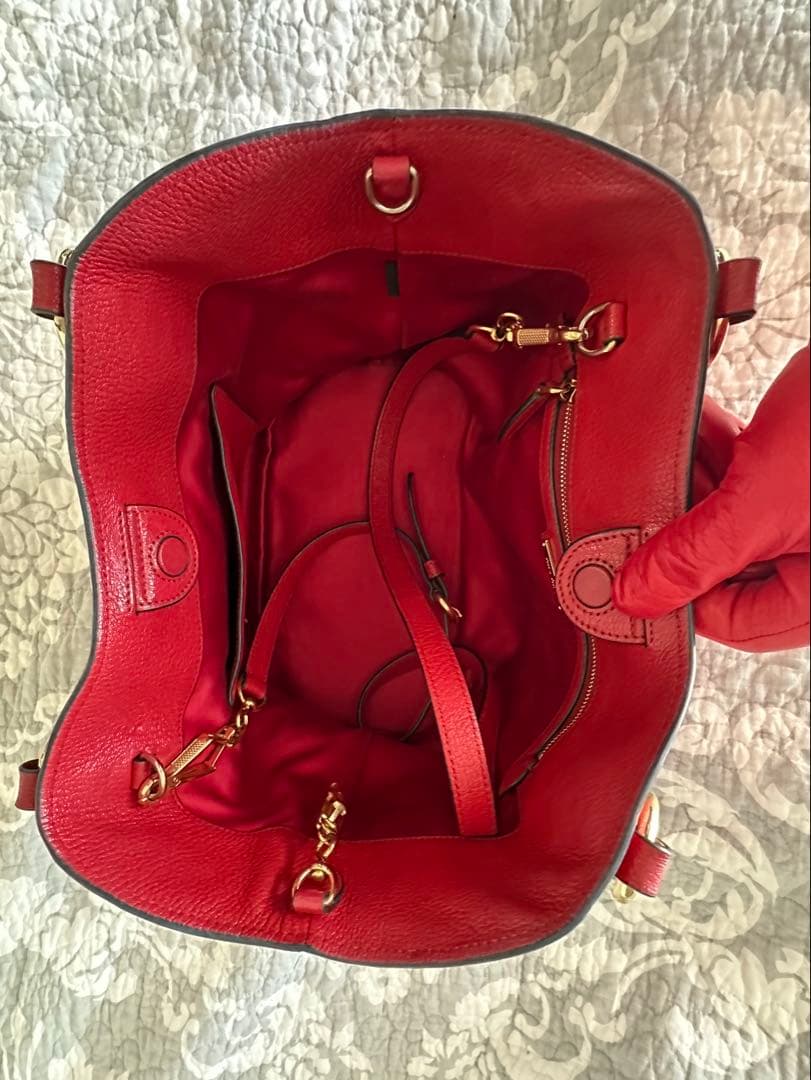 ミュウミュウ　バッグ　赤