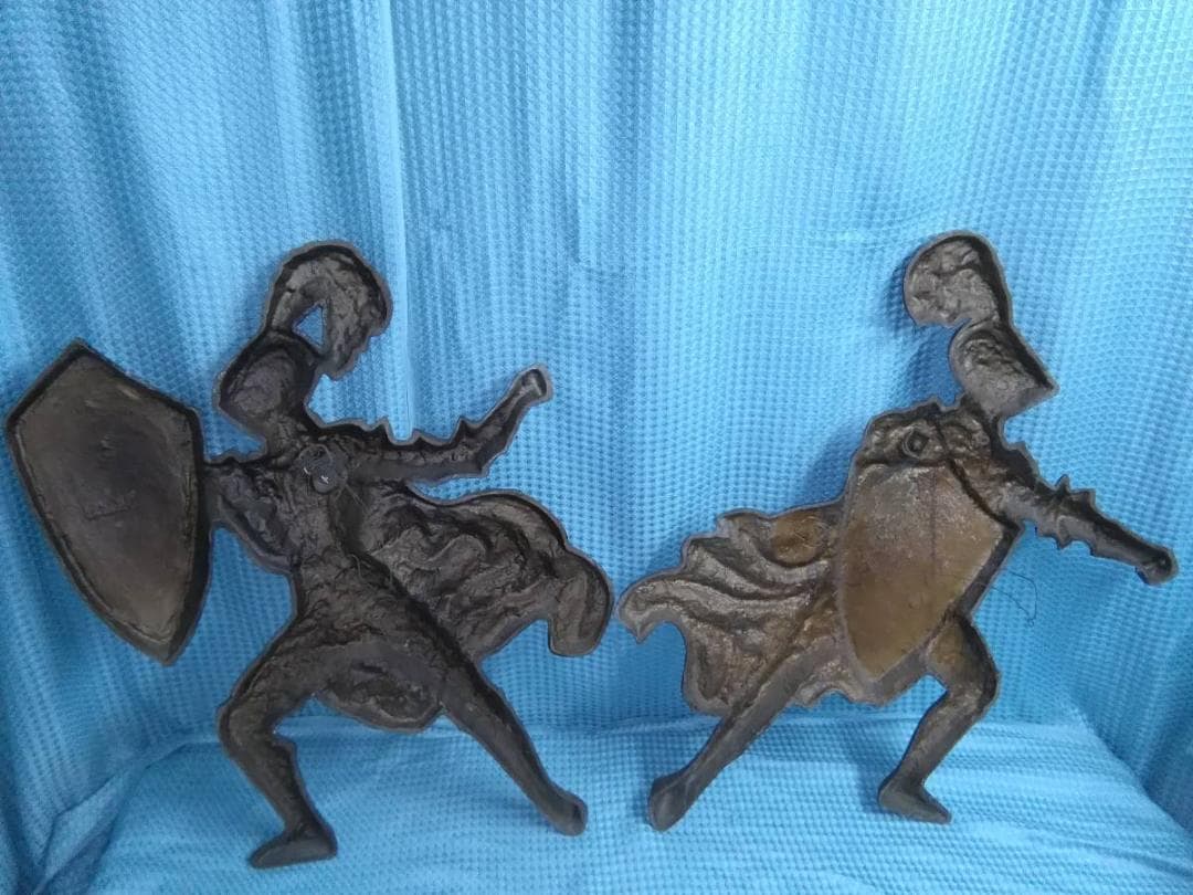 西洋の兵士　金属製壁飾り品　ＭＥＧ社製　戦う兵士　ナイト　刻印