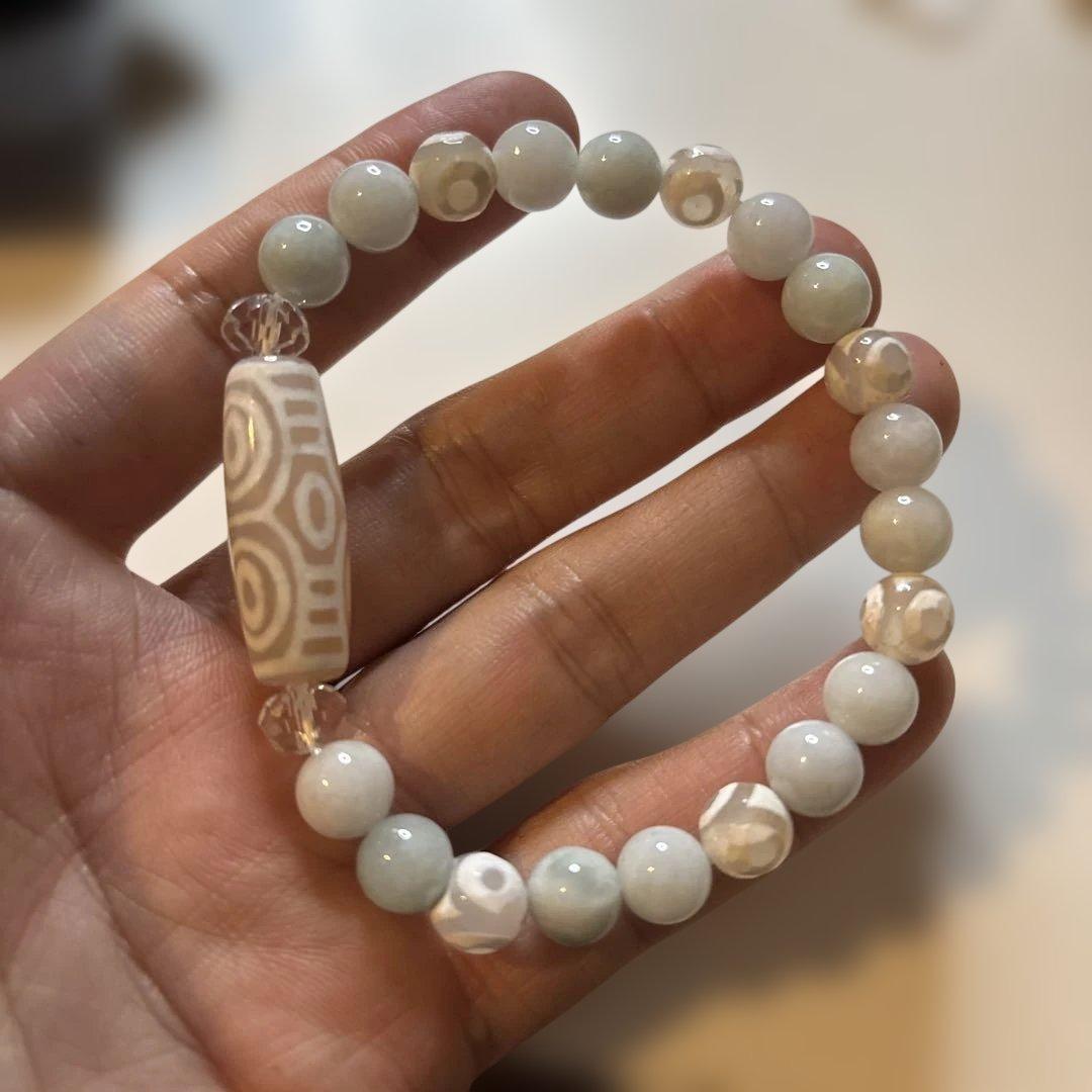 これは！すっごい綺麗！老玉髄白龍眼天珠と三眼天珠と翡翠！すっごいパワー！