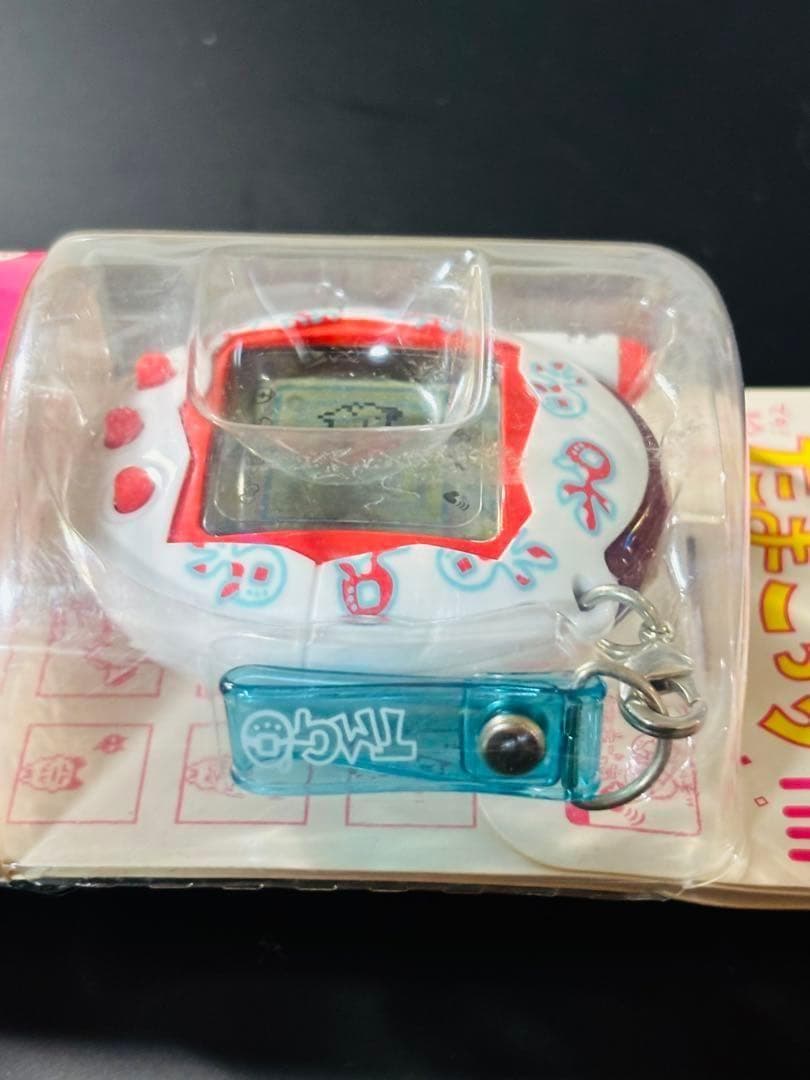 新品 たまごっちプラス 超じんせーエンジョイ TAMAGOTCHI 株主優待