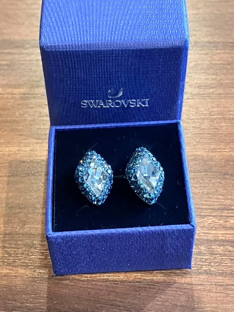 ★SWAROVSKI　スワロフスキー　ピアス【両耳用】アトリエスワロフスキー
