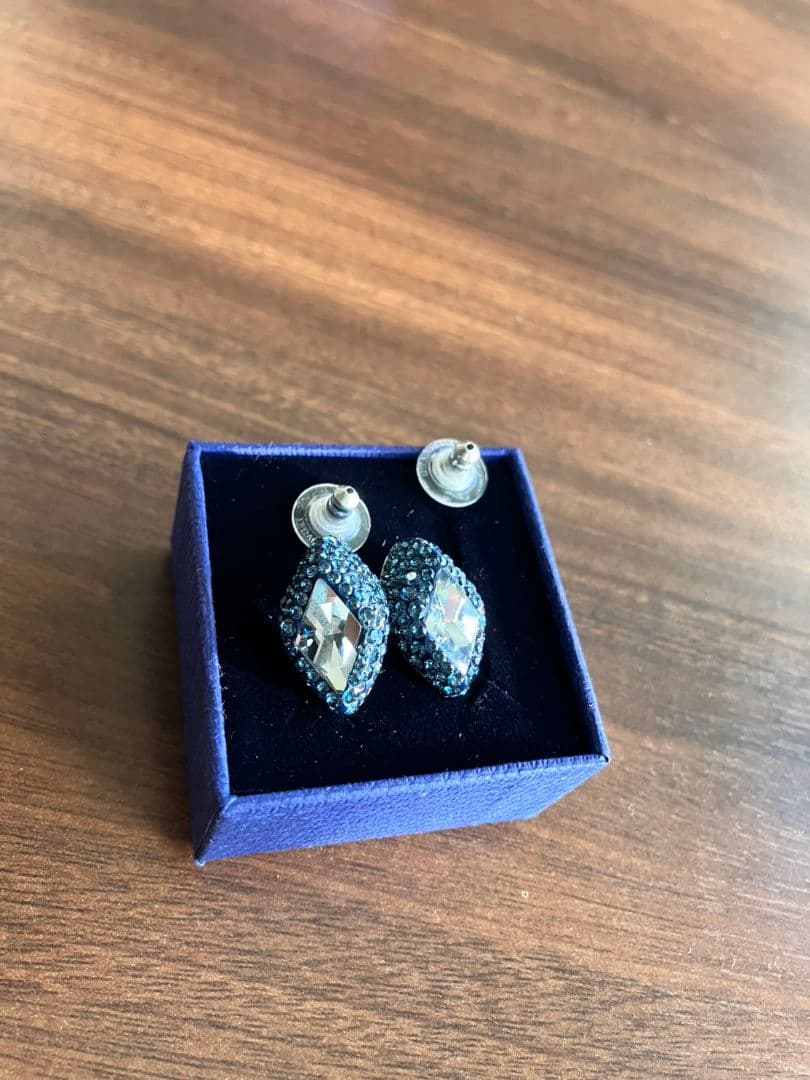 ★SWAROVSKI　スワロフスキー　ピアス【両耳用】アトリエスワロフスキー