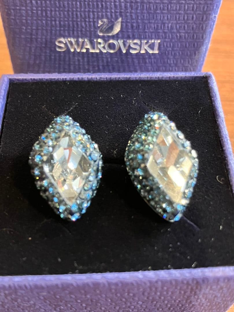 ★SWAROVSKI　スワロフスキー　ピアス【両耳用】アトリエスワロフスキー