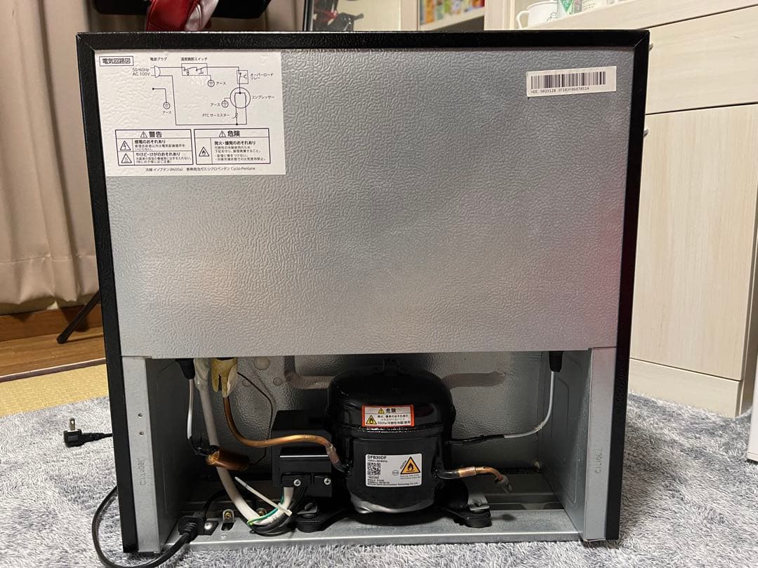 美品・冷蔵庫 2023年製46Lブラック 使用1年　PRC-B051D-B