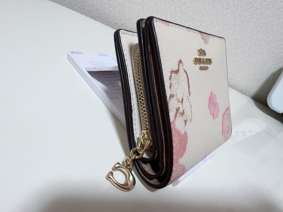【新品】コーチ 2つ折り財布