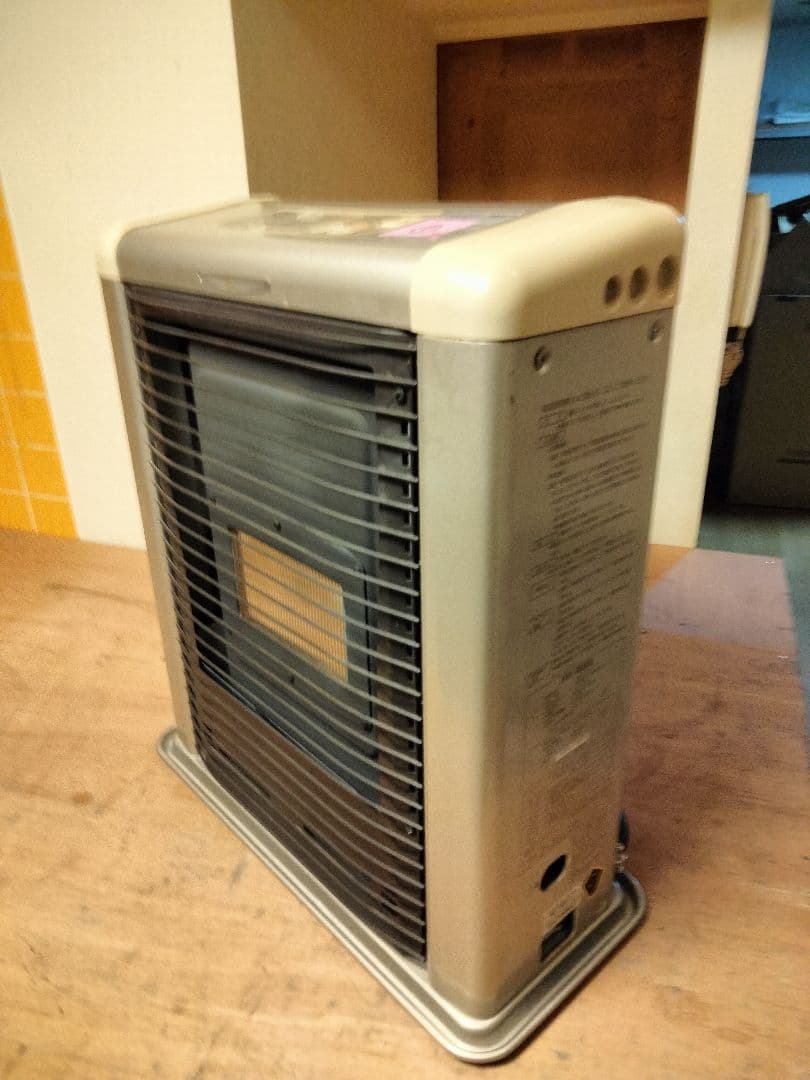 サンポットFF石油ストーブゼータス！品番「FFR‐563SX」2015年式中古品