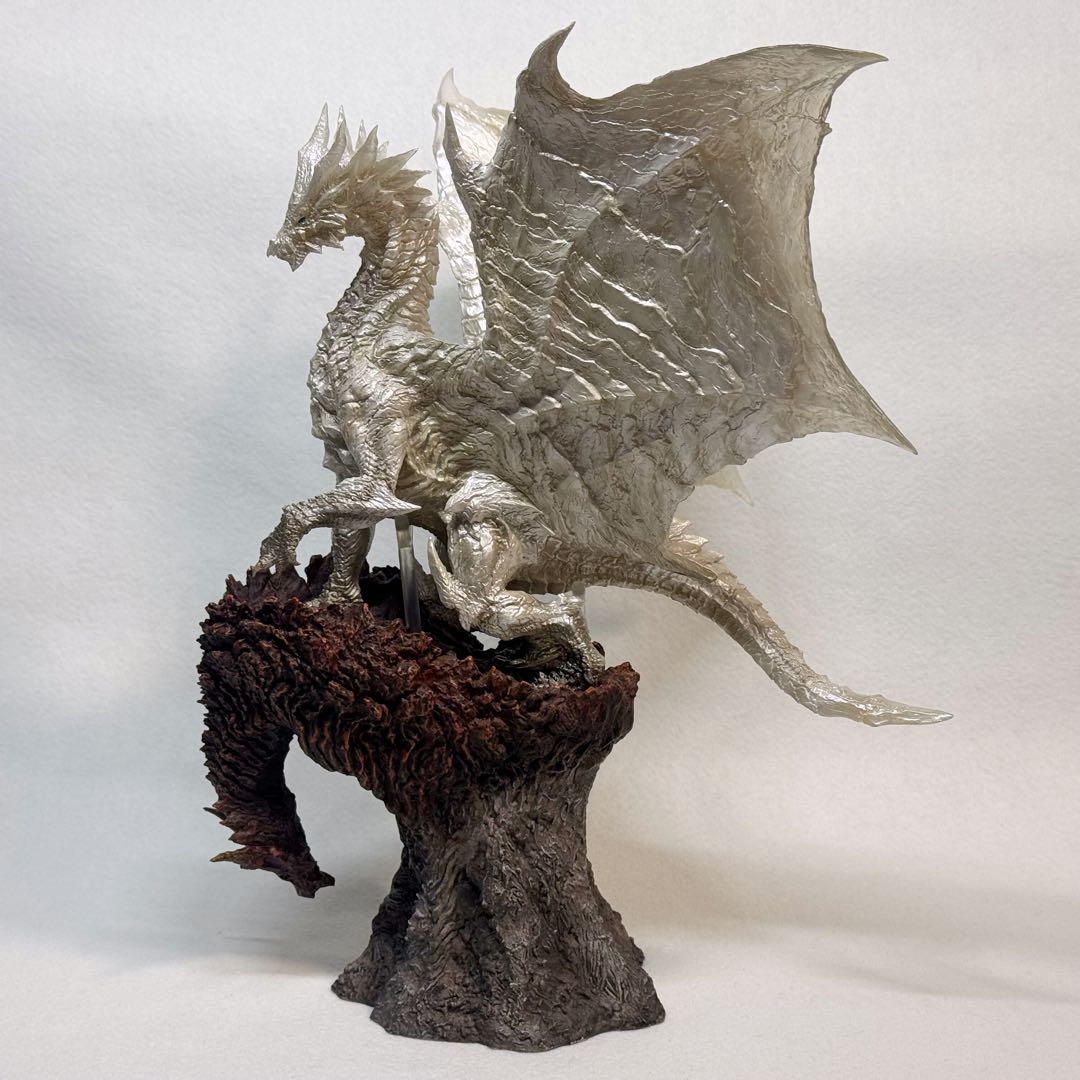 モンスターハンター　カプコン クリエイターズモデル 鋼龍 クシャルダオラ（脱皮）