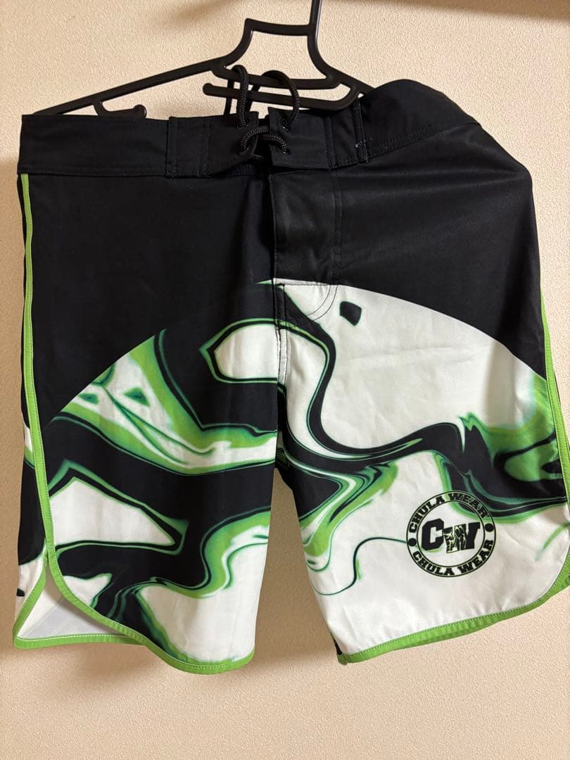 人気のエリンバンクス着用Chula Wear サーフパンツ