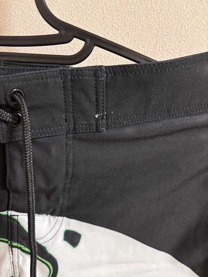 人気のエリンバンクス着用Chula Wear サーフパンツ