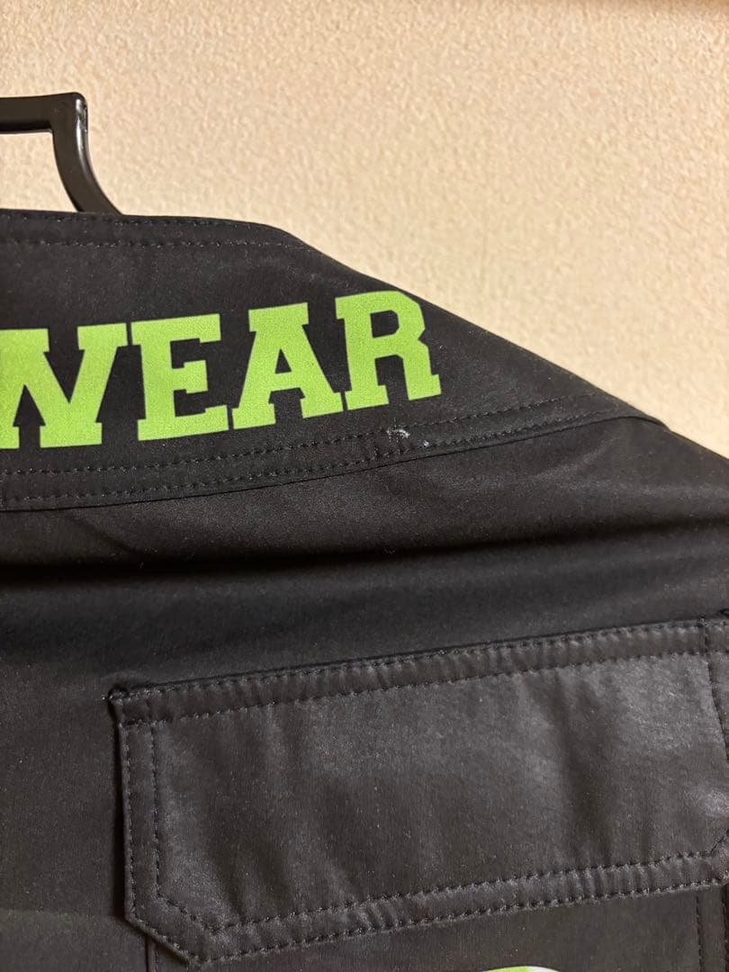 人気のエリンバンクス着用Chula Wear サーフパンツ