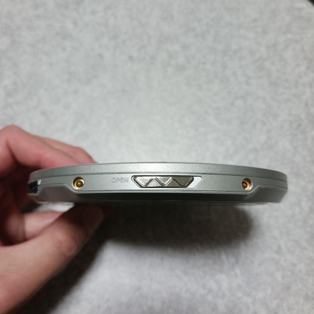 美品　SONY D-EJ1000 ポータブルCDプレーヤー　ソニー