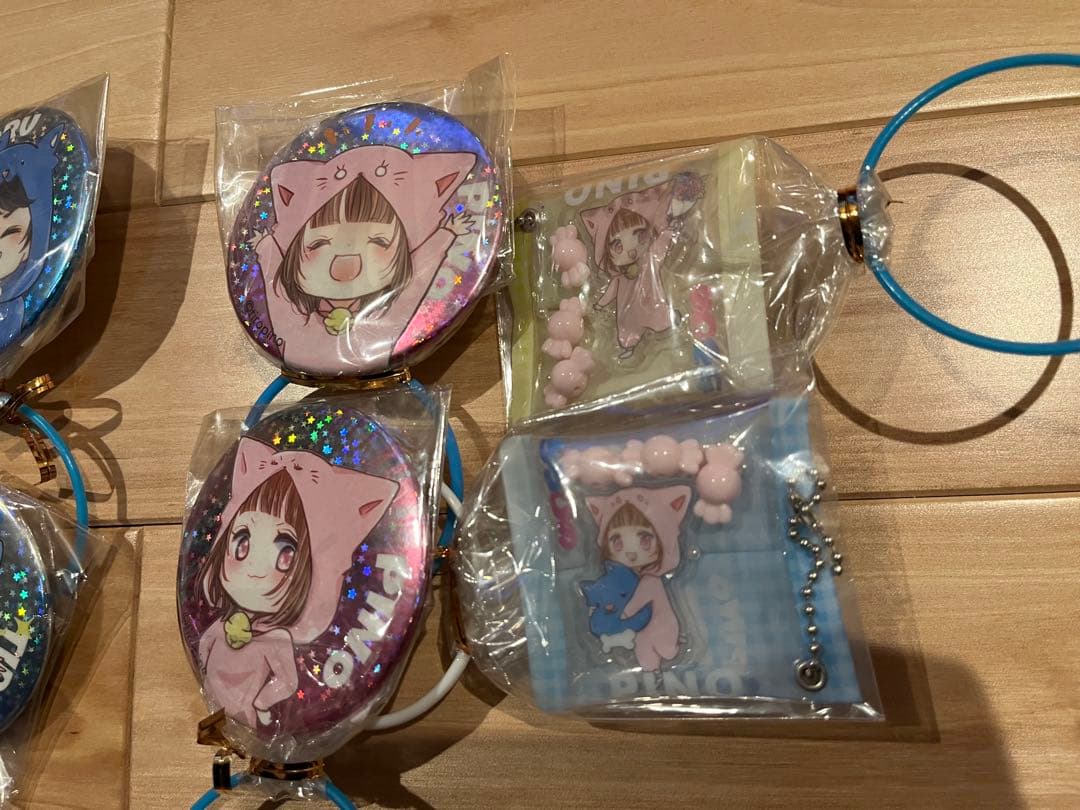 ちろぴの　GIGO限定　ホログラム缶バッジ　お菓子チャーム