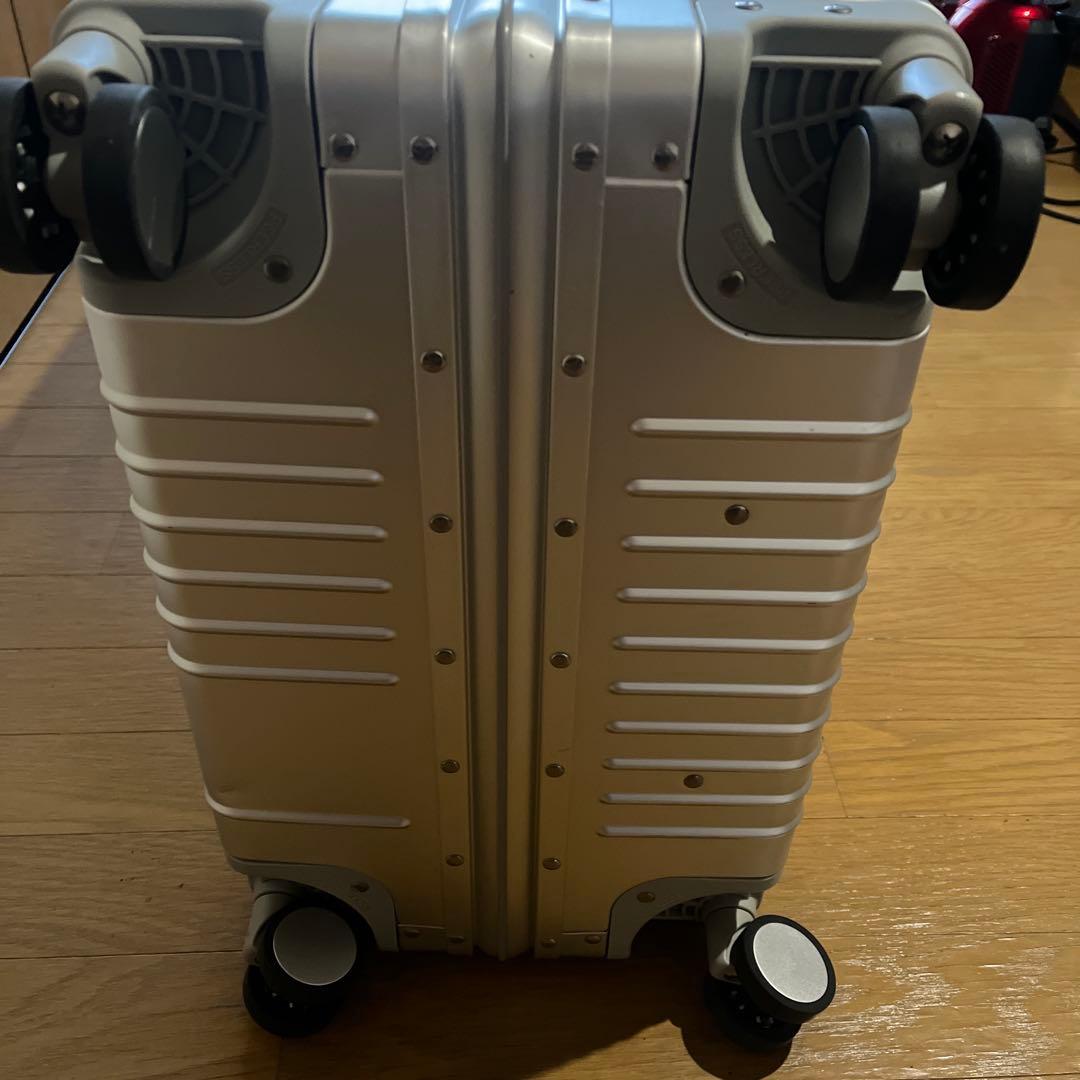 innovator アルミニウムキャリーケース 本革