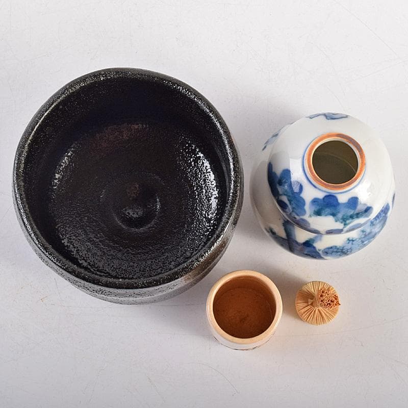 茶道具　鎌倉彫　高台寺文　利休茶箱　黒楽茶碗　振出など　七点一式　M　R8803