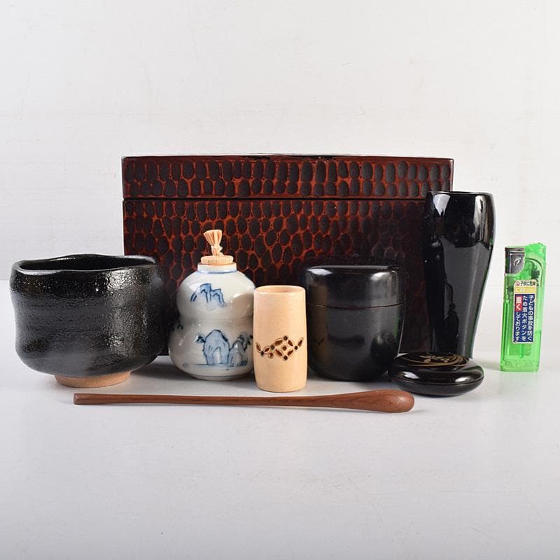 茶道具　鎌倉彫　高台寺文　利休茶箱　黒楽茶碗　振出など　七点一式　M　R8803