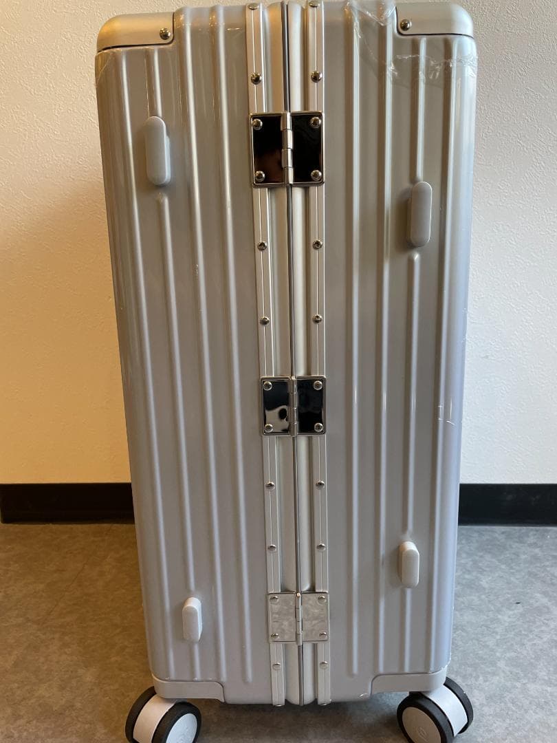 リベティ多機能キャリーケース【エナメルシルバーMサイズ】54