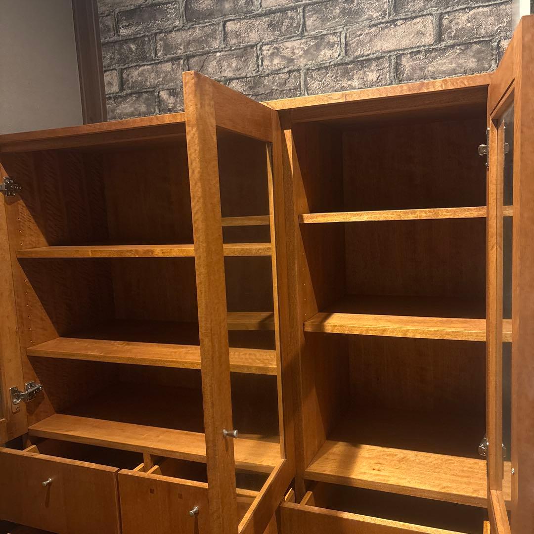 【海陸】ブラウン木製ガラス扉キャビネット