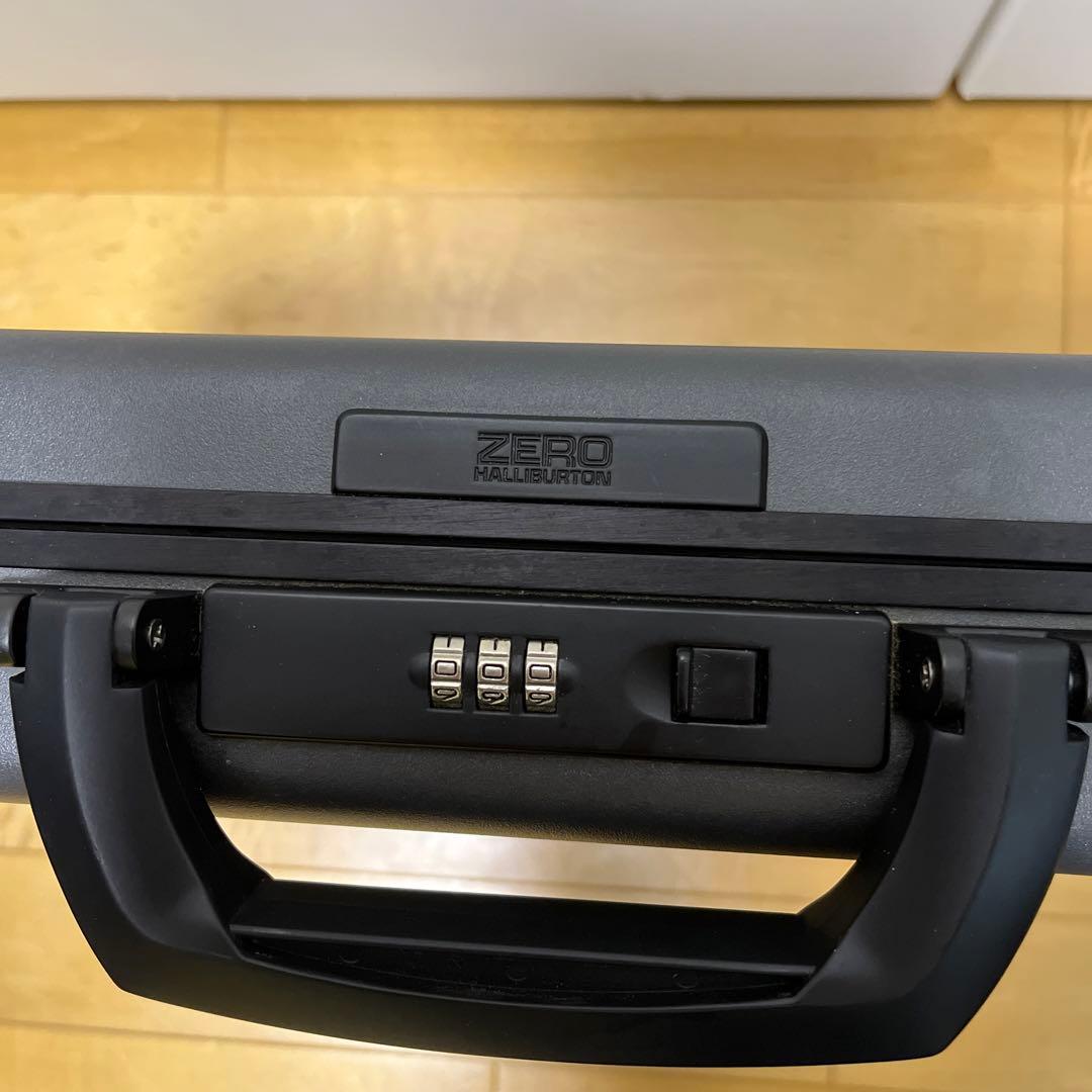 ゼロハリバートン　アタッシュケース　黒系