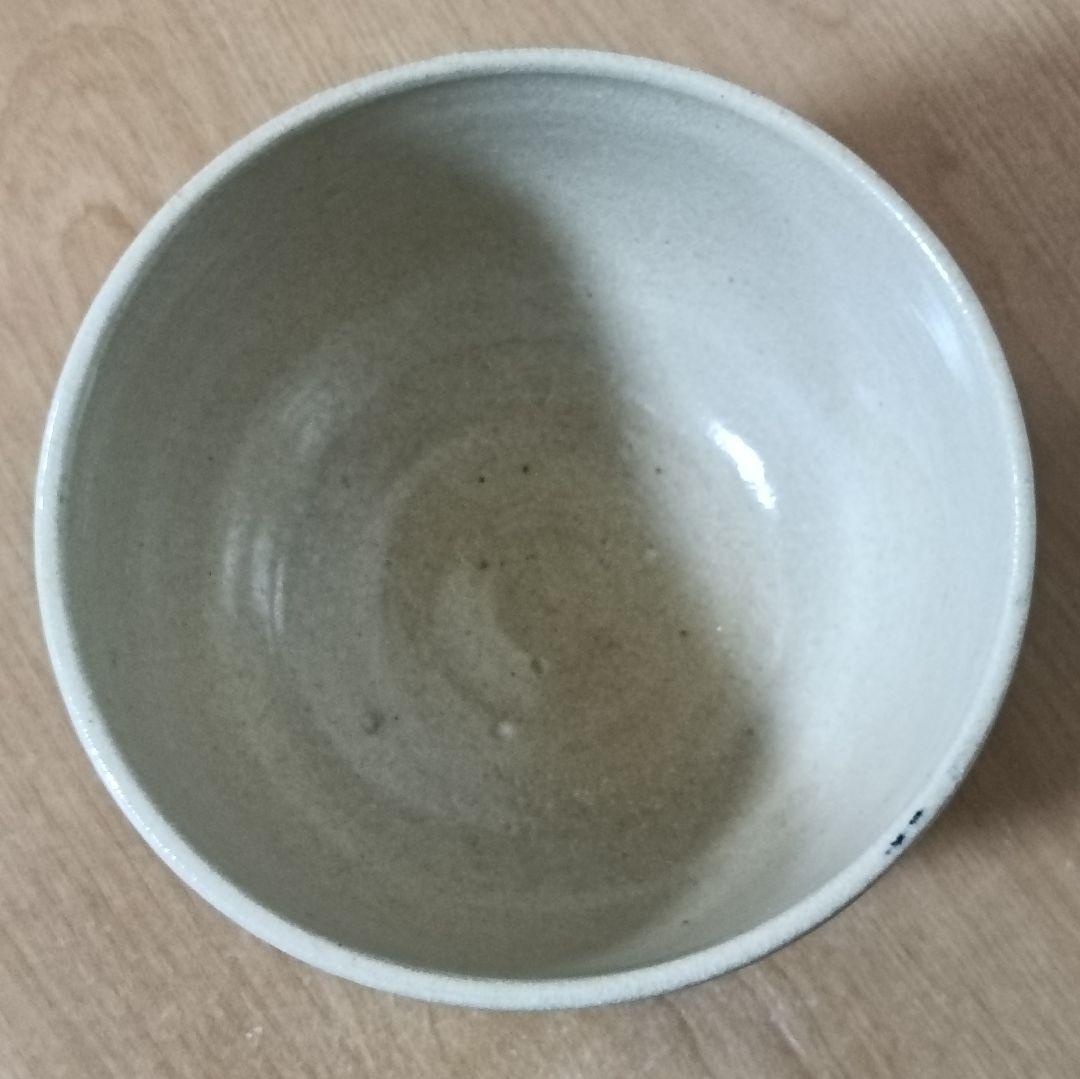 喜多里加作　織部釉茶碗　金彩陶印