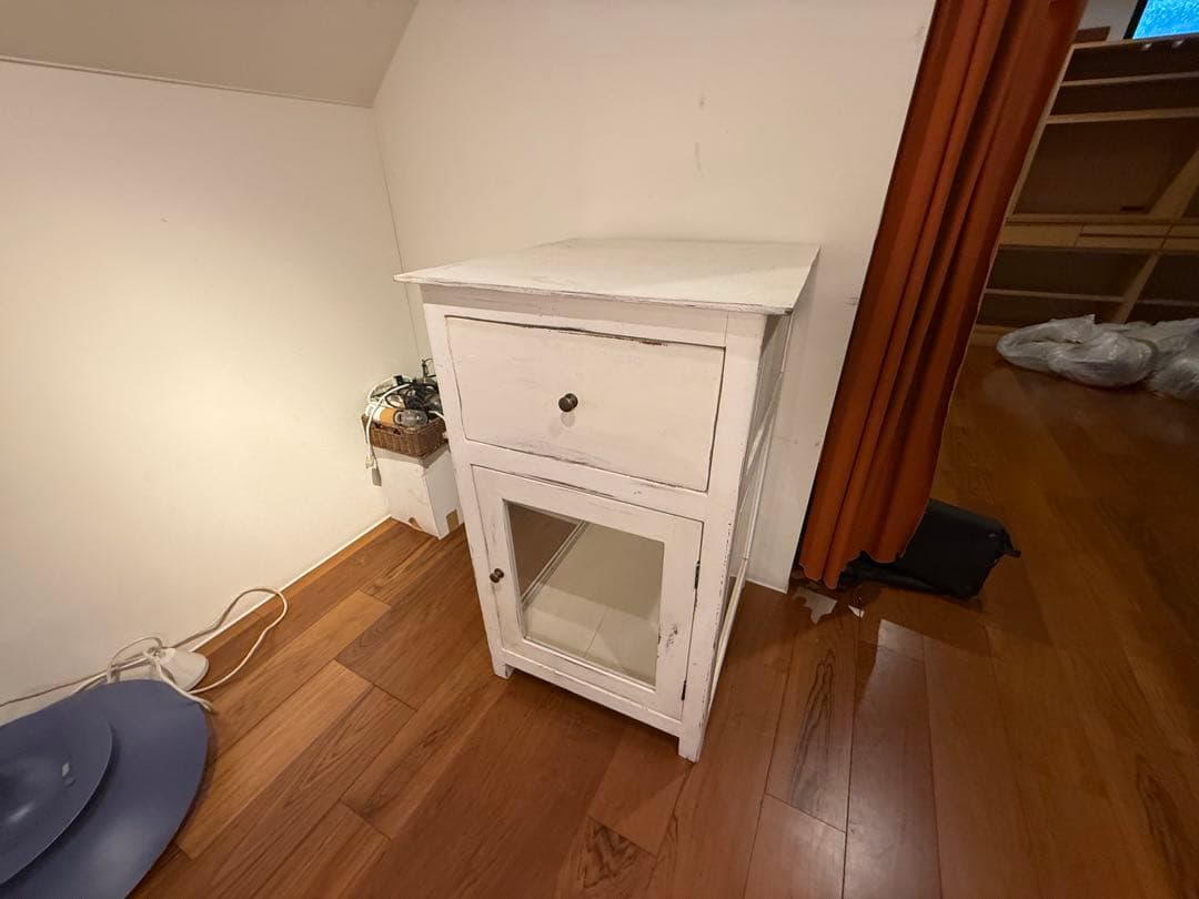 商品代1000円最終11/24まで【ホワイト木製チェスト】ガラス扉 ヴィンテージ