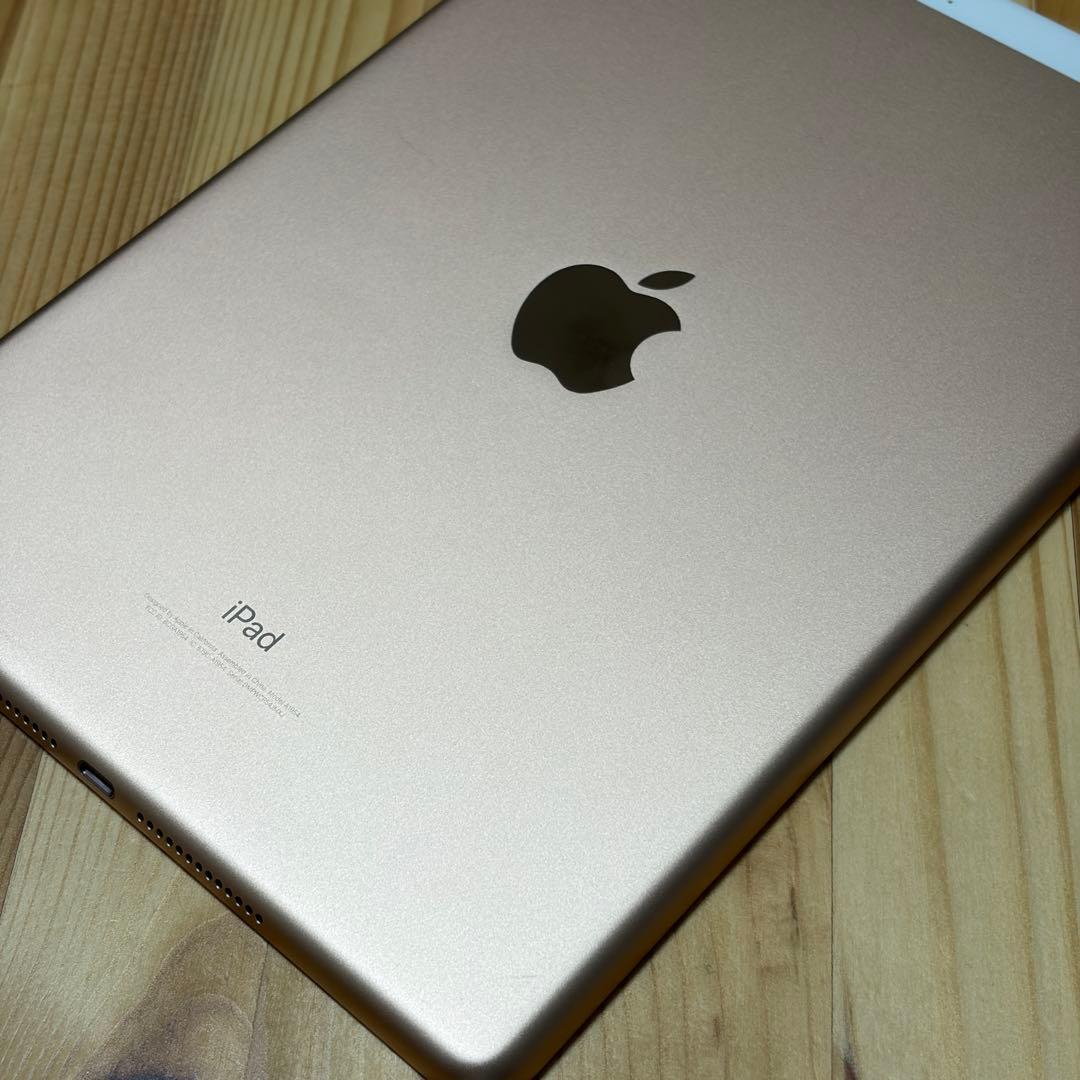 iPad 第6世代　SIMフリー　ゴールド32GB 0896