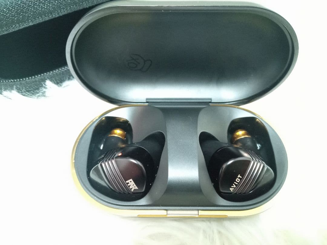 超美品✨️ワイヤレスイヤホンAVOID TE-W1-PNK