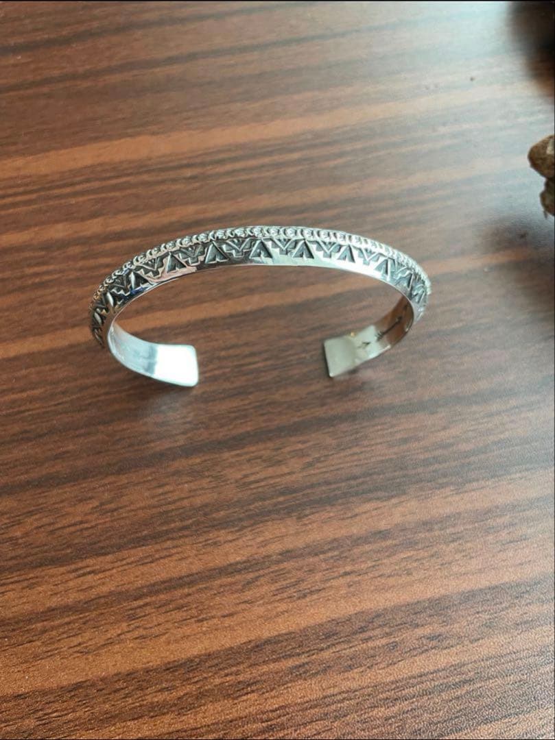 インディー/エイドリアンリーブスロング作4面スタンプトライアングルバングル