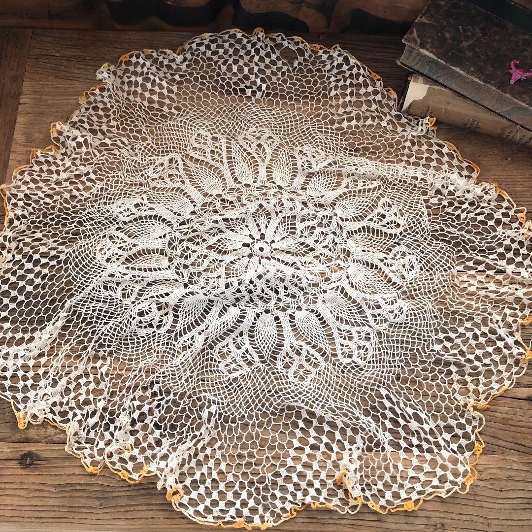 フランス　アンティークドイリーサークル型