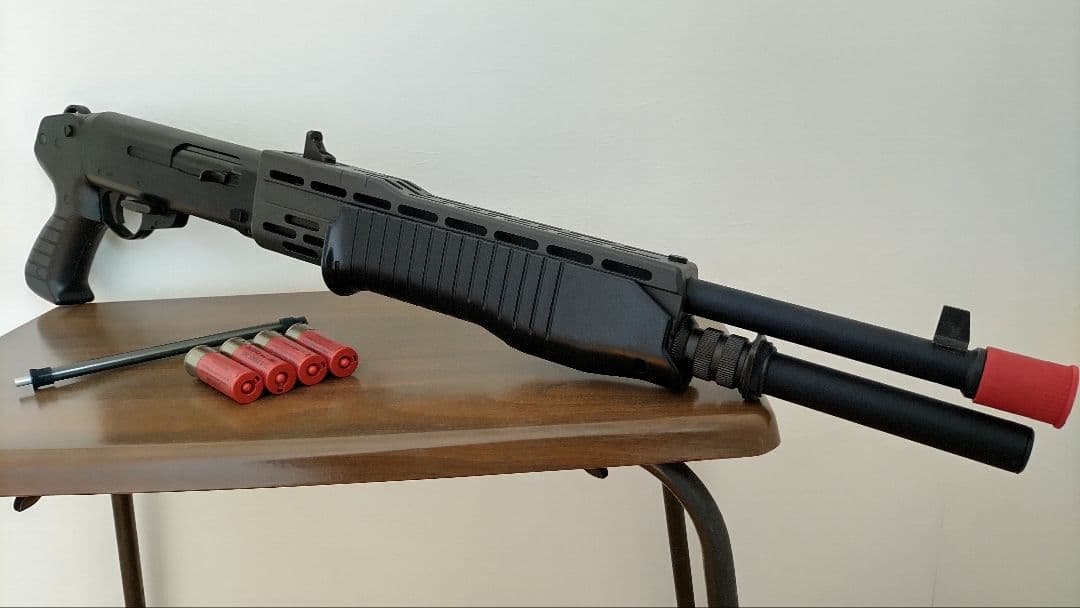 東京マルイ　SPAS12　スパス　予備シェル付き