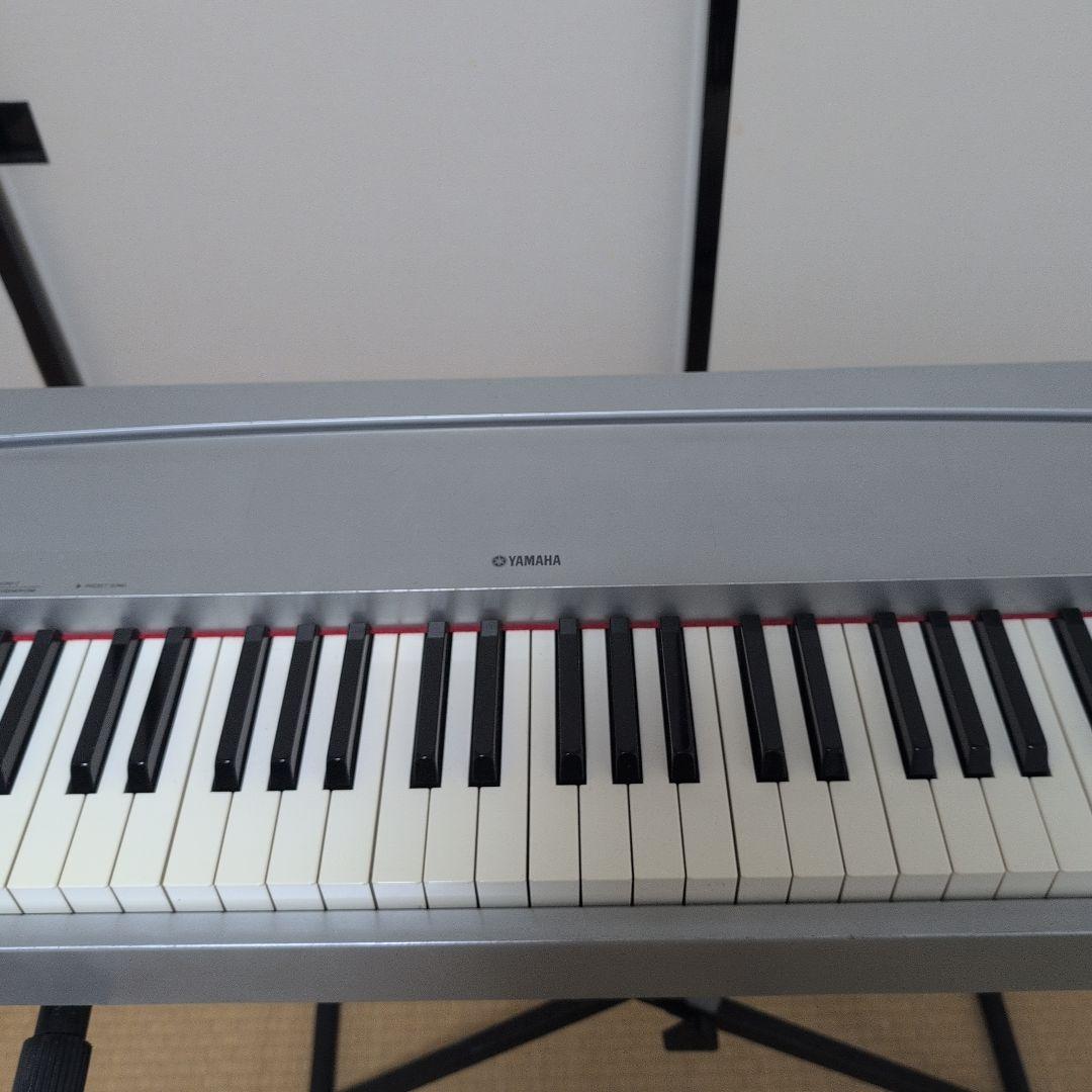 送料無料　電子ピアノ　YAMAHA P-70