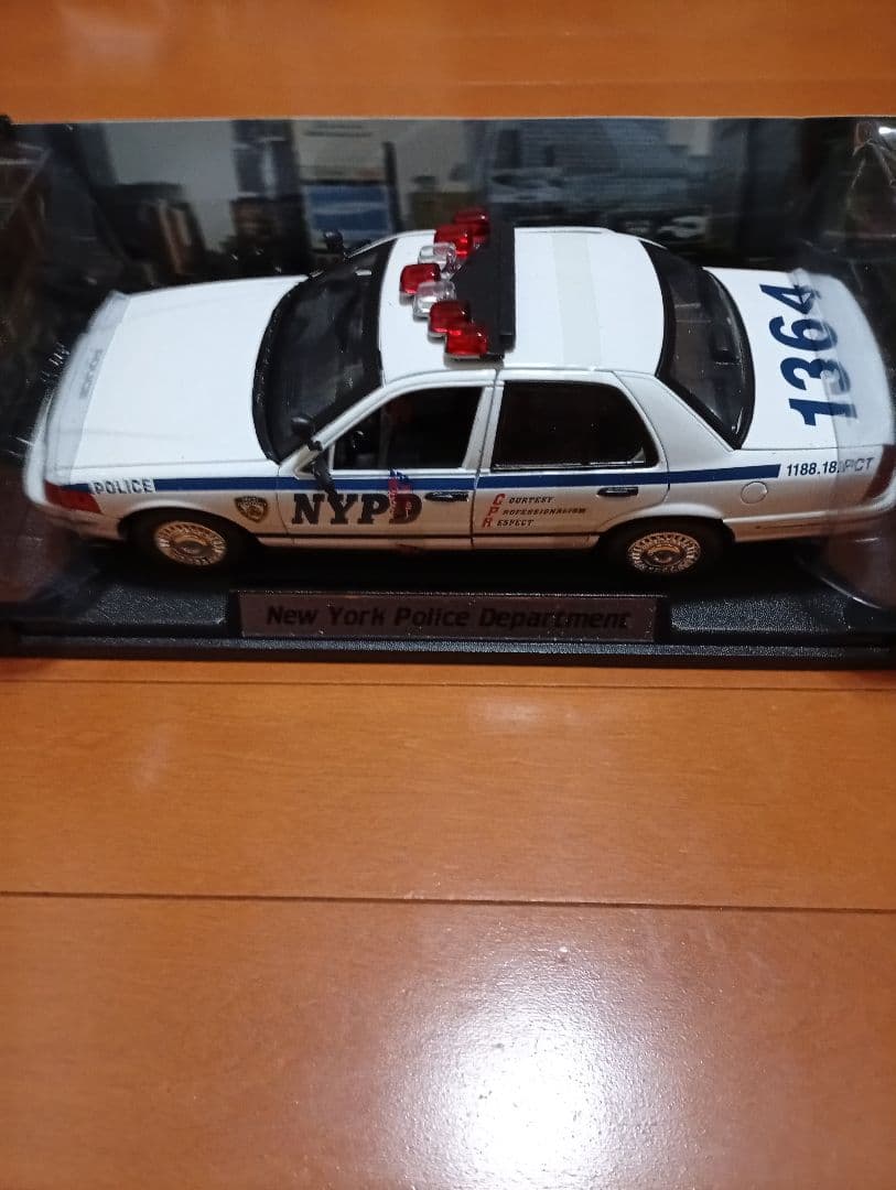 グッシー様　クラウンビクトリア　NYPD　ポリスカー　パトカー