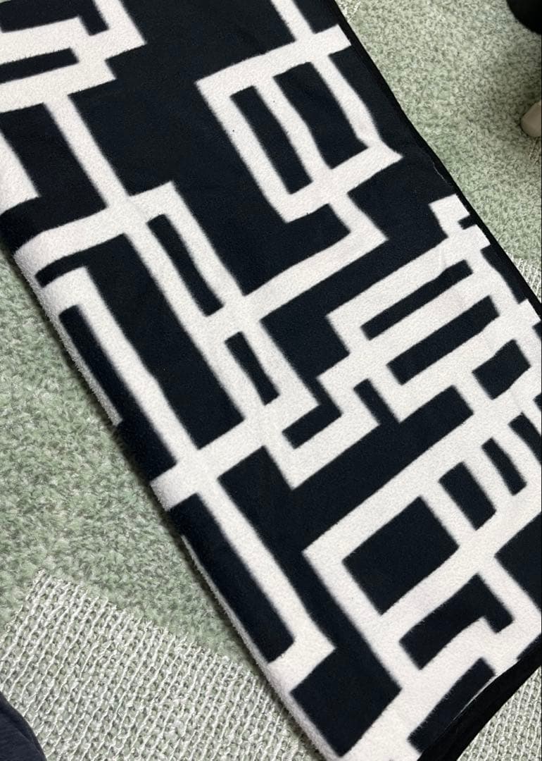 布袋寅泰 25thツアー限定大型G柄ブランケット！