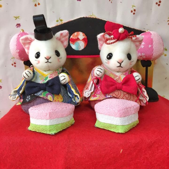 収納型　　ネコのお雛様