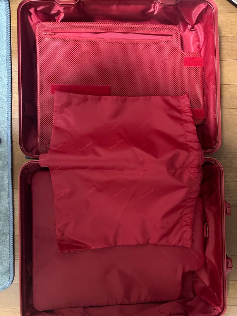 Supreme x RIMOWAキャリーケース red