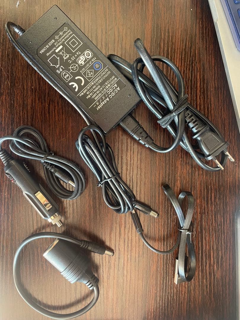 ポータブル電源 AC出力 USBポート LEDライト付き