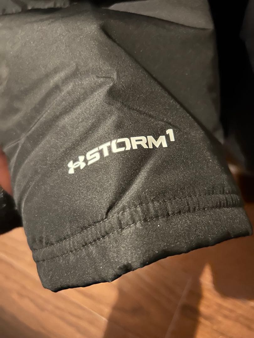 新品未使用アンダーアーマーコールドギア中綿ジャケットスポーツ用防寒アウター　XL