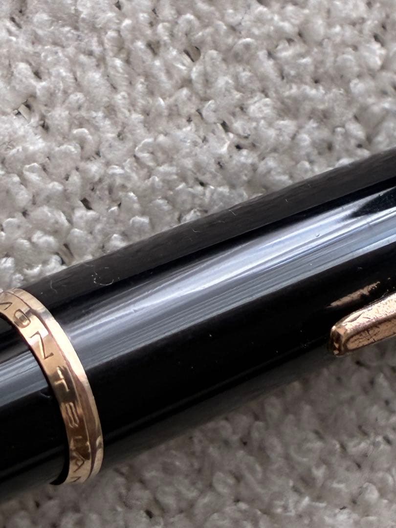 ◾️MONT BLANC モンブラン◾️NO．32 ◾️万年筆◾️黒／金色◾️
