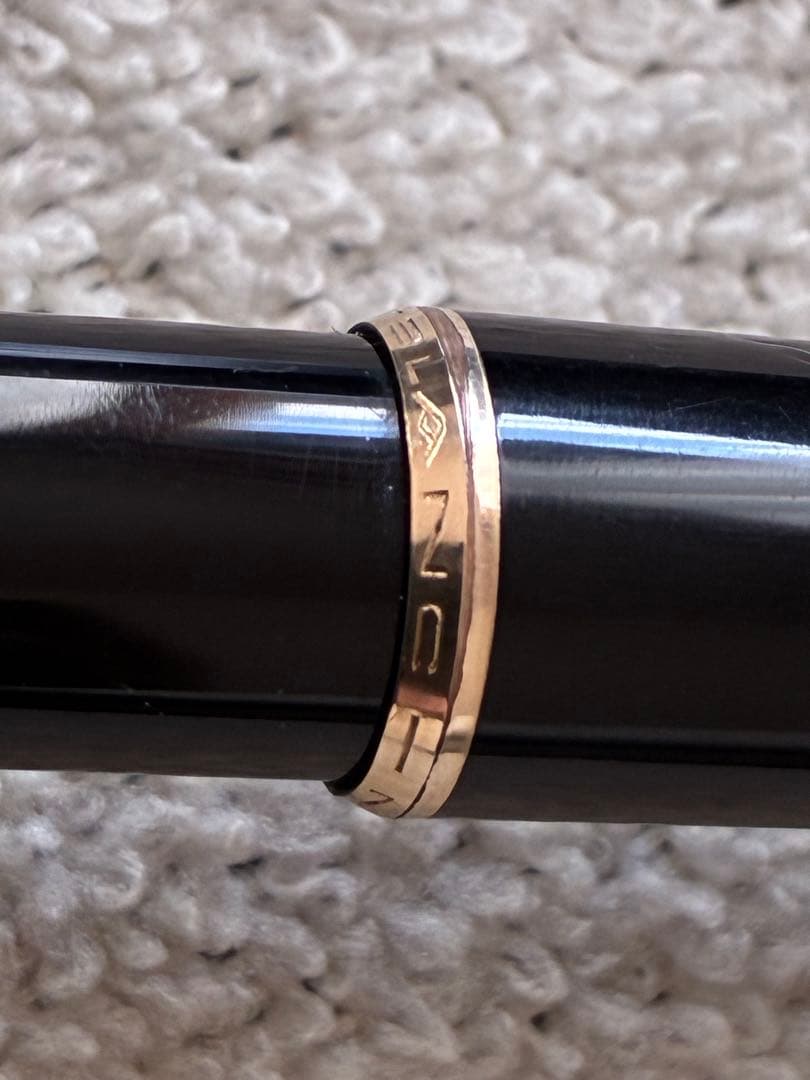 ◾️MONT BLANC モンブラン◾️NO．32 ◾️万年筆◾️黒／金色◾️