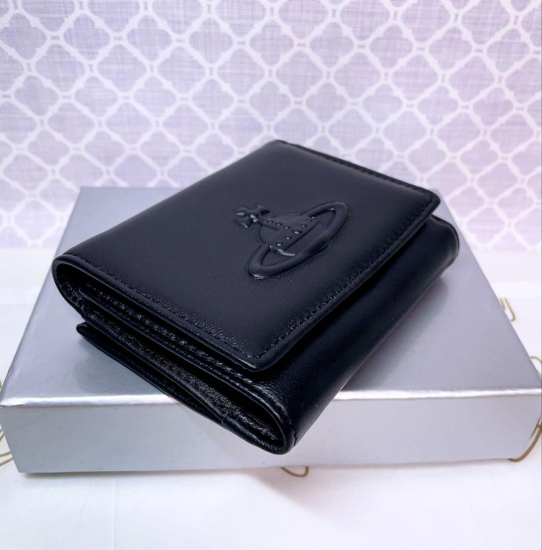 【素敵✨️ショッパー付】新品 ヴィヴィアン・ウエストウッド 三折財布 スムース黒