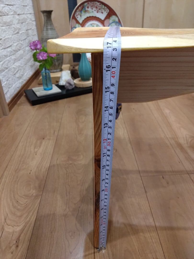 欅のベンチ（70）山口寿美子❕ケヤキの模様、曲線をお楽しみくださいね。