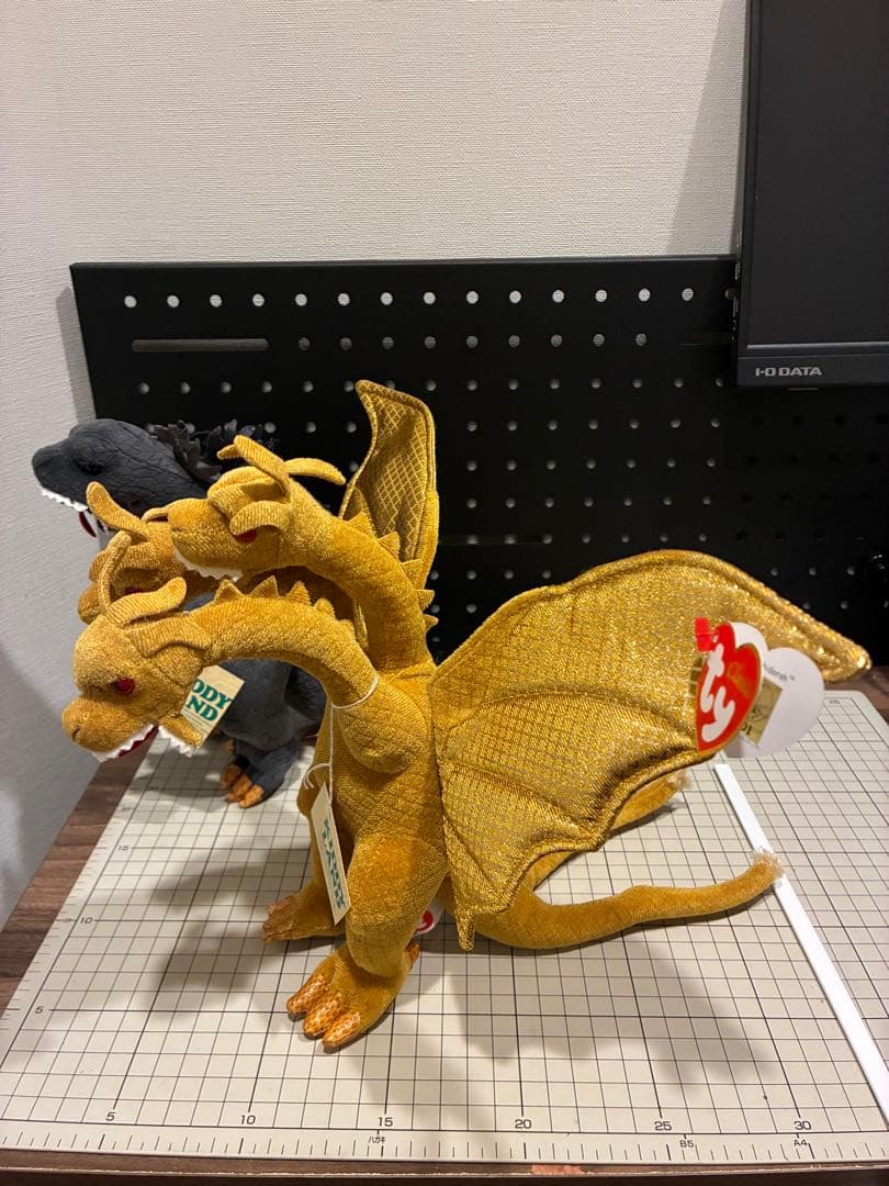 ゴジラ　キングギドラ　ぬいぐるみ
