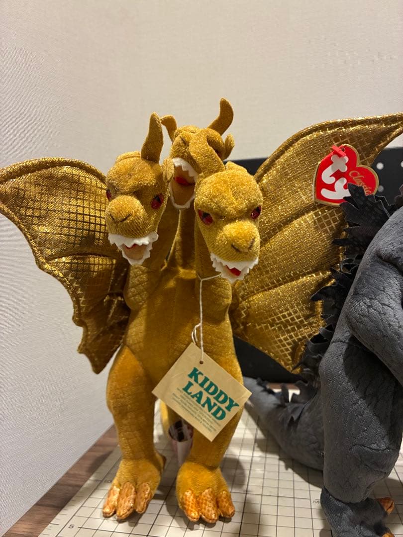 ゴジラ　キングギドラ　ぬいぐるみ