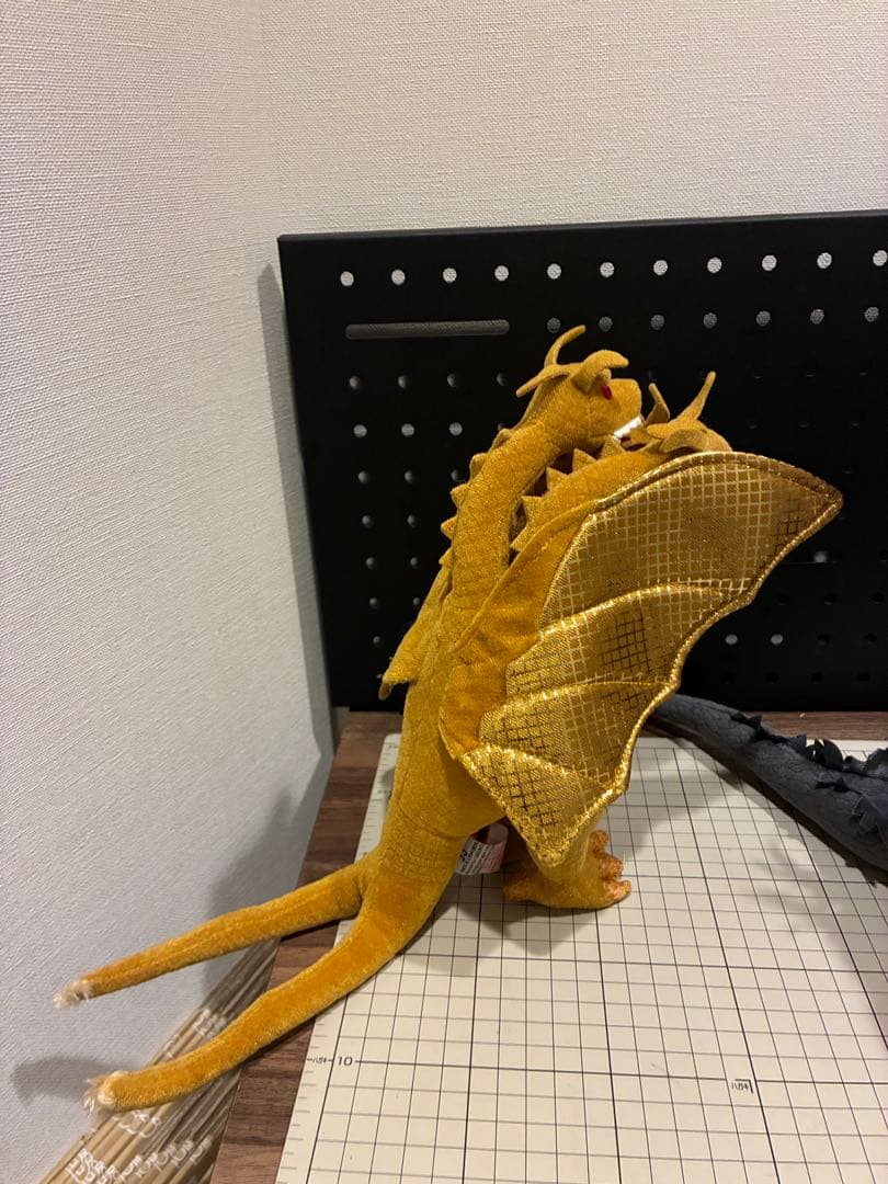 ゴジラ　キングギドラ　ぬいぐるみ