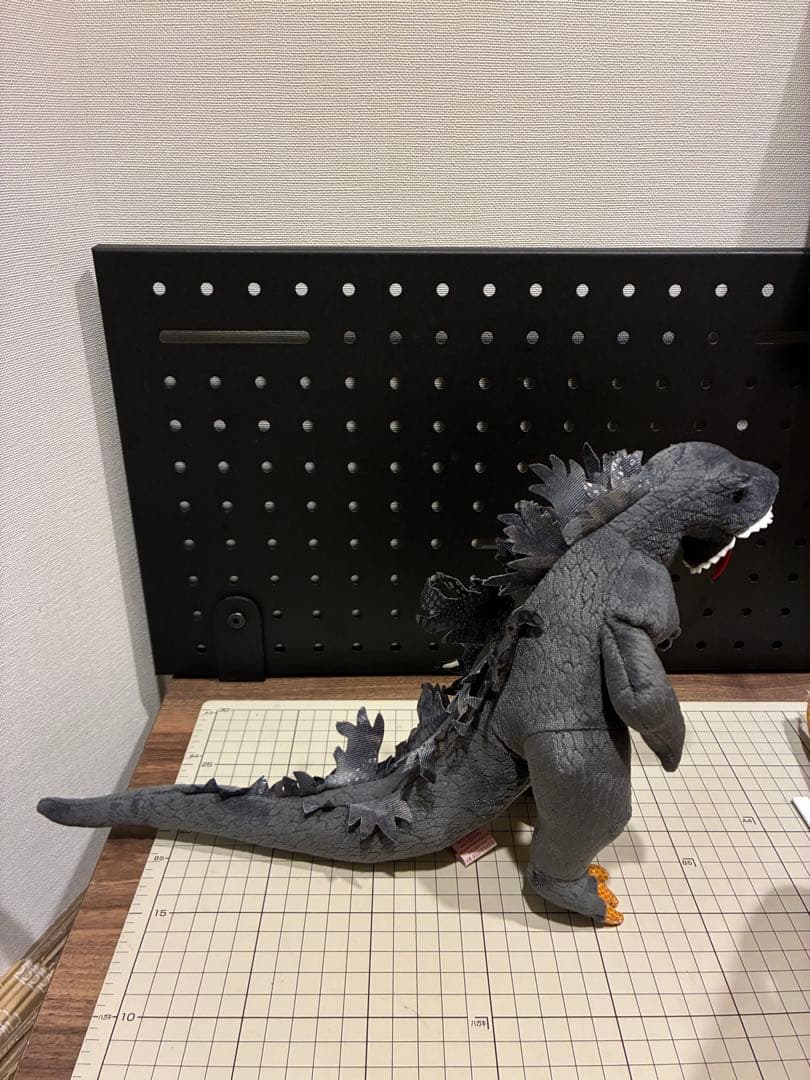 ゴジラ　キングギドラ　ぬいぐるみ