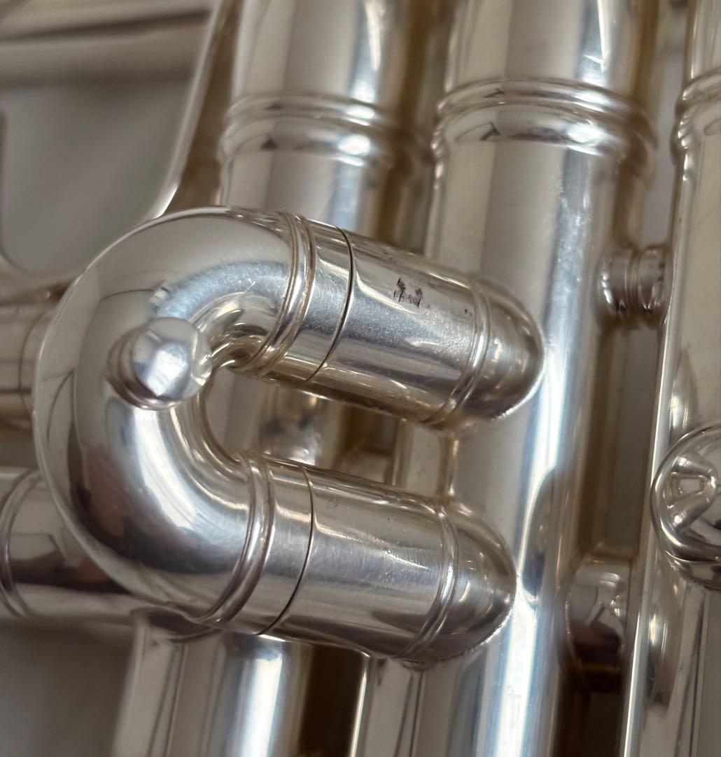 トランペット 〈Bach Stradivarius 37 180MLS 〉