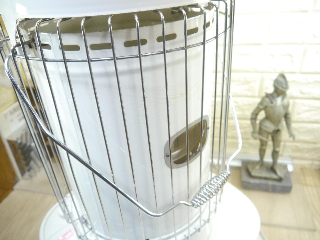 機構良好、外観・・・◆2013年。コロナ　石油ストーブ ホワイト 安全ガード付き