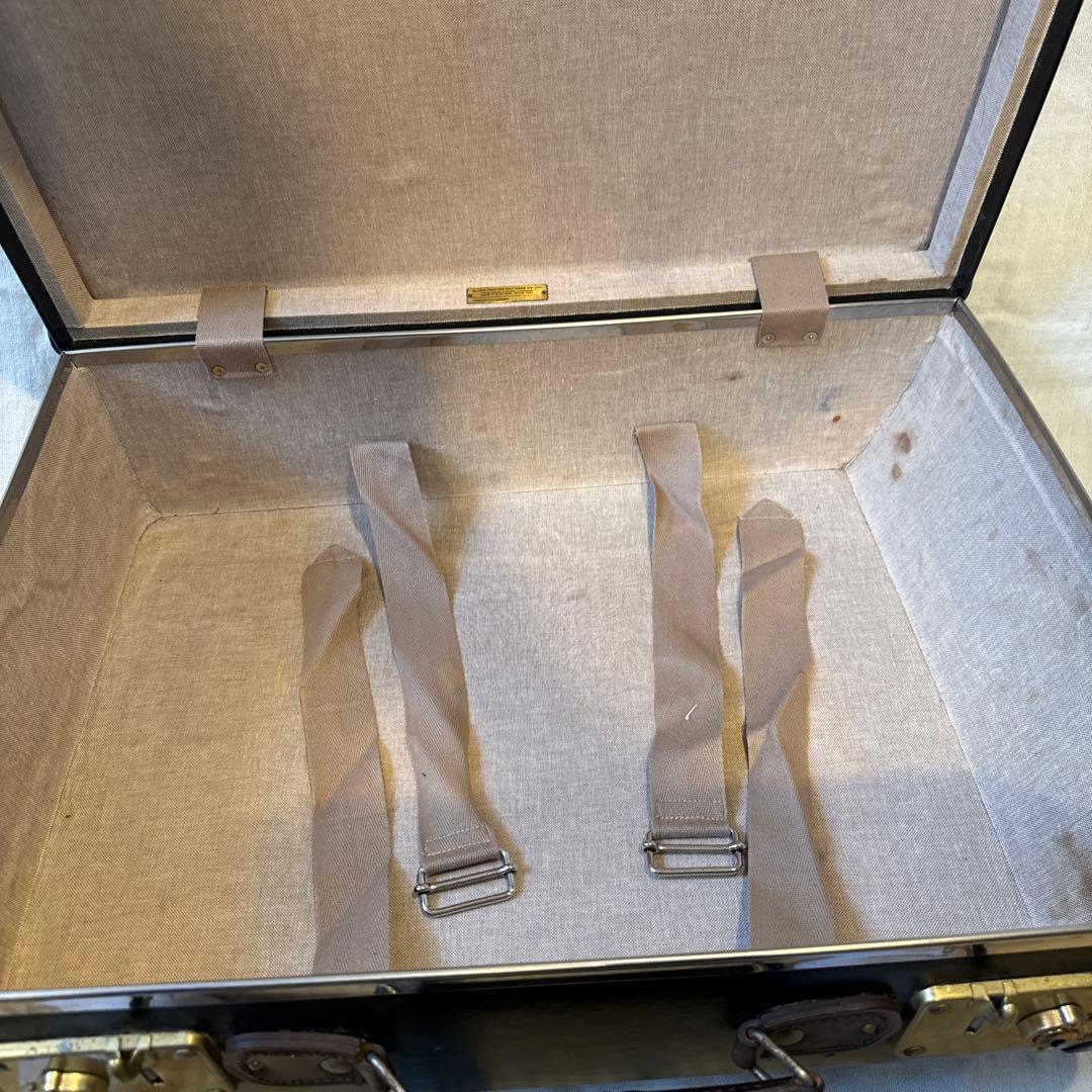 グローブトロッター　 黒いキャリーケース中型