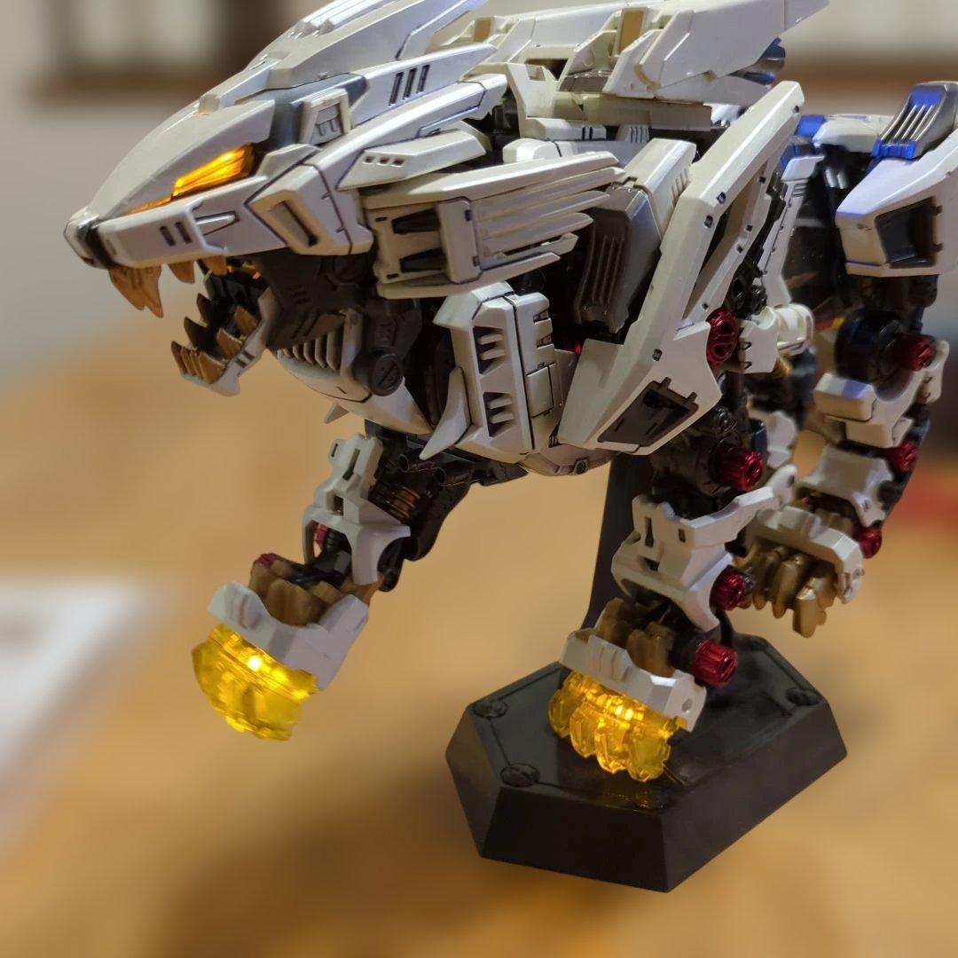 ケ*ン様 ゾイド　AZ-01 ライガーゼロ　全塗装　LED電飾改造　完成品