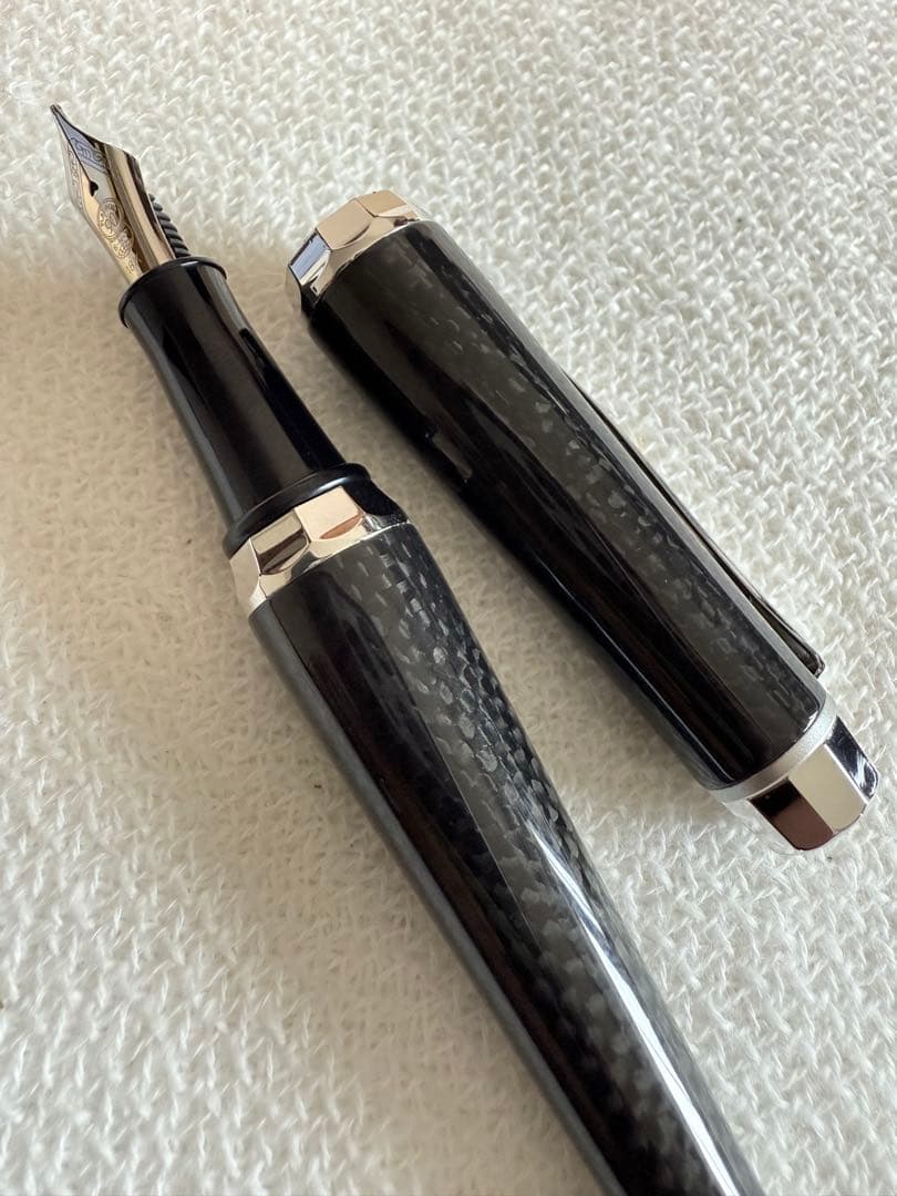 プラチナ万年筆90週年、カーボン軸