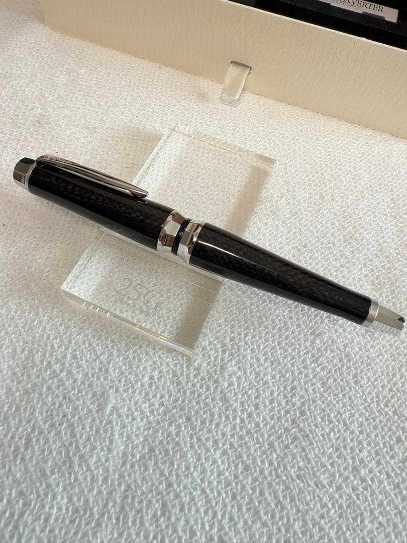 プラチナ万年筆90週年、カーボン軸